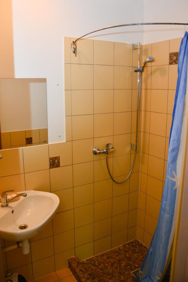 Gallery Guest Rooms كيرنافي المظهر الخارجي الصورة